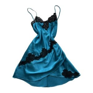 vintage victoria’s secret mini slip dress in teal with black lace detailing